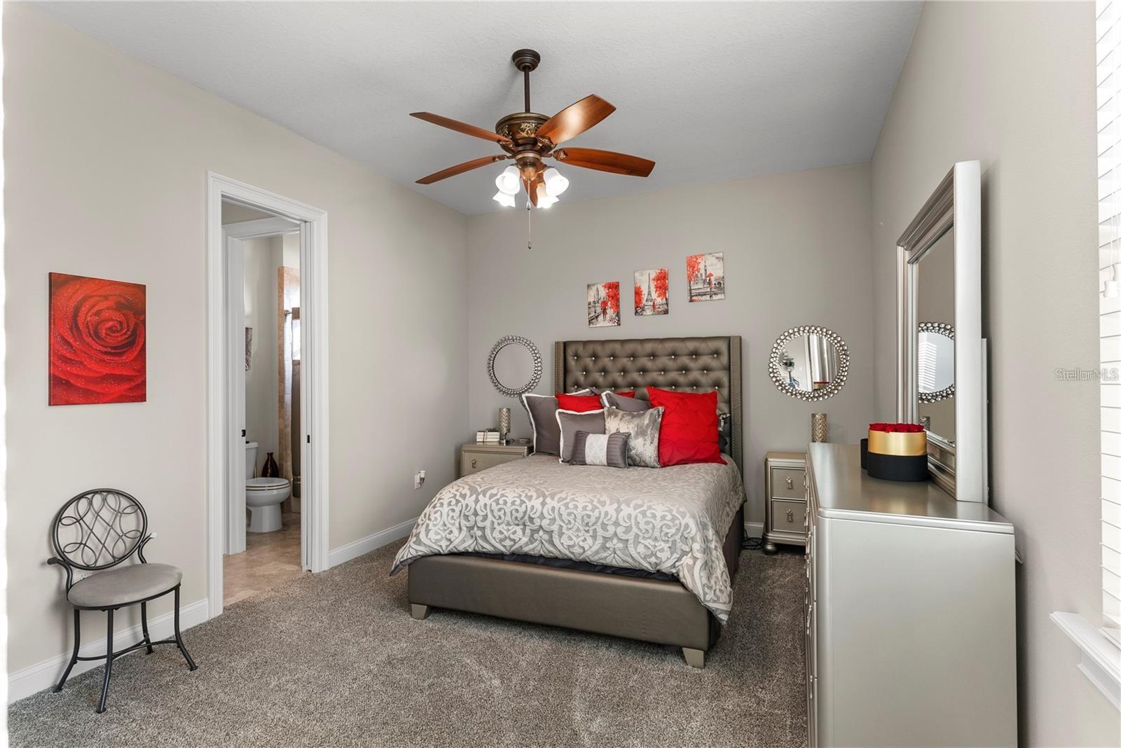 TB8425912 Property Photo