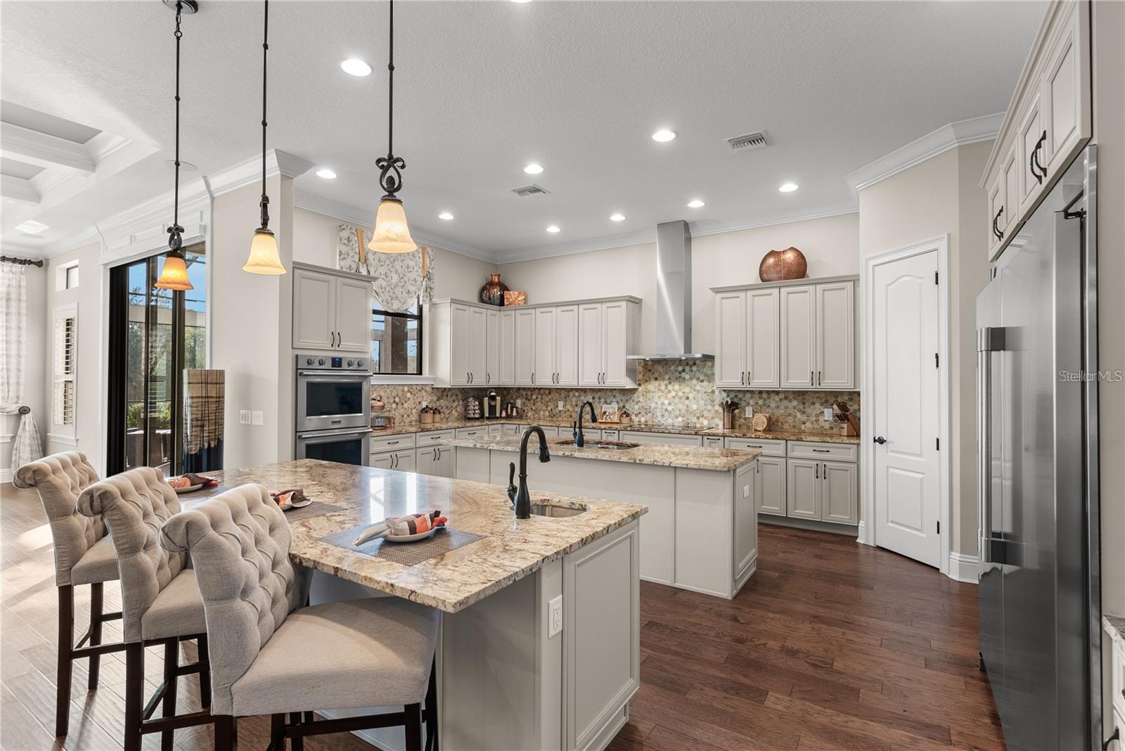 TB8425912 Property Photo