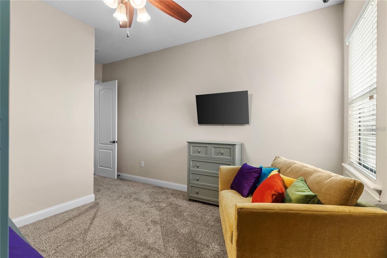 TB8425912 Property Photo