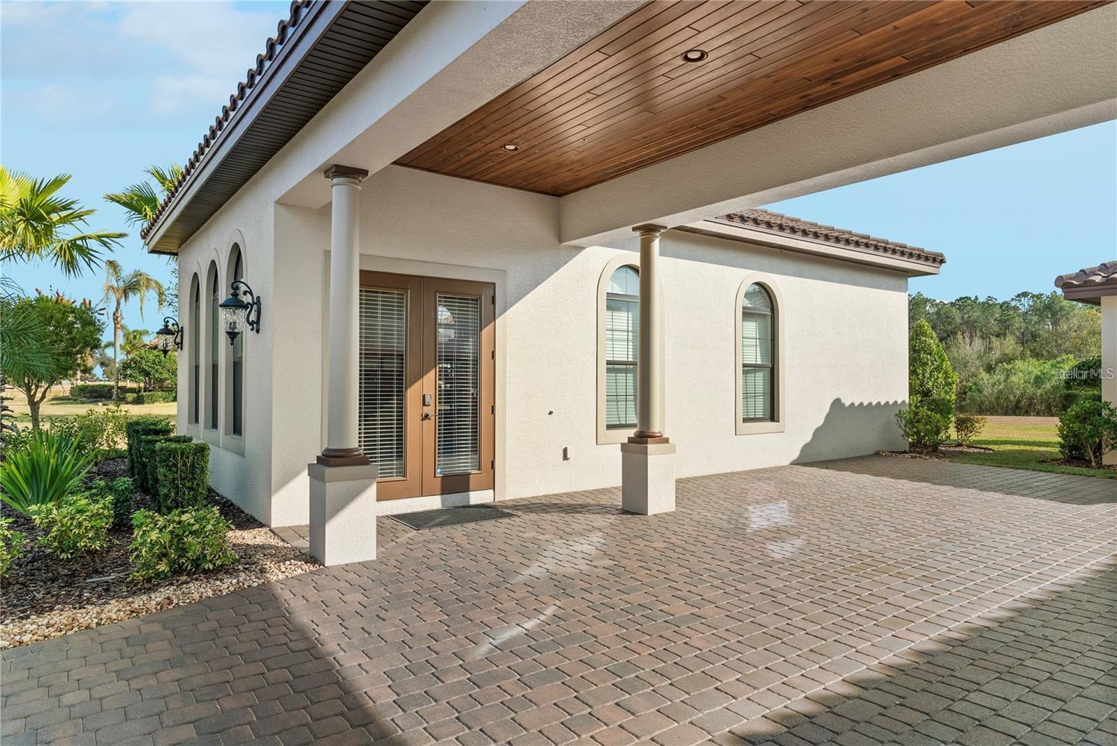 TB8425912 Property Photo