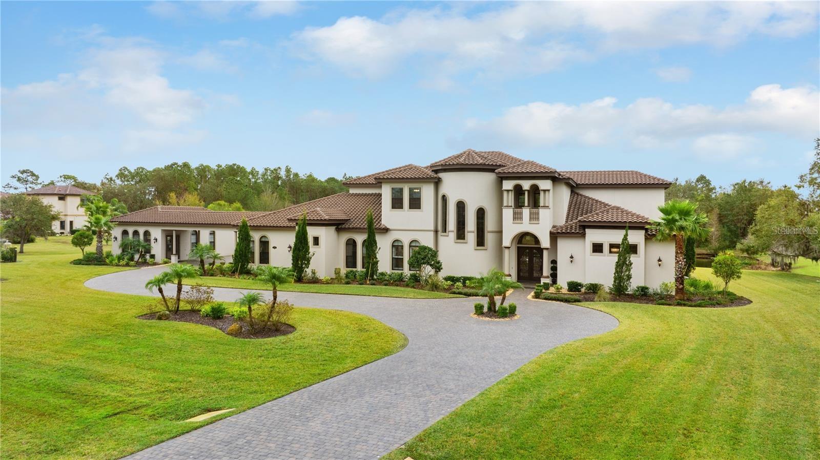 TB8425912 Property Photo