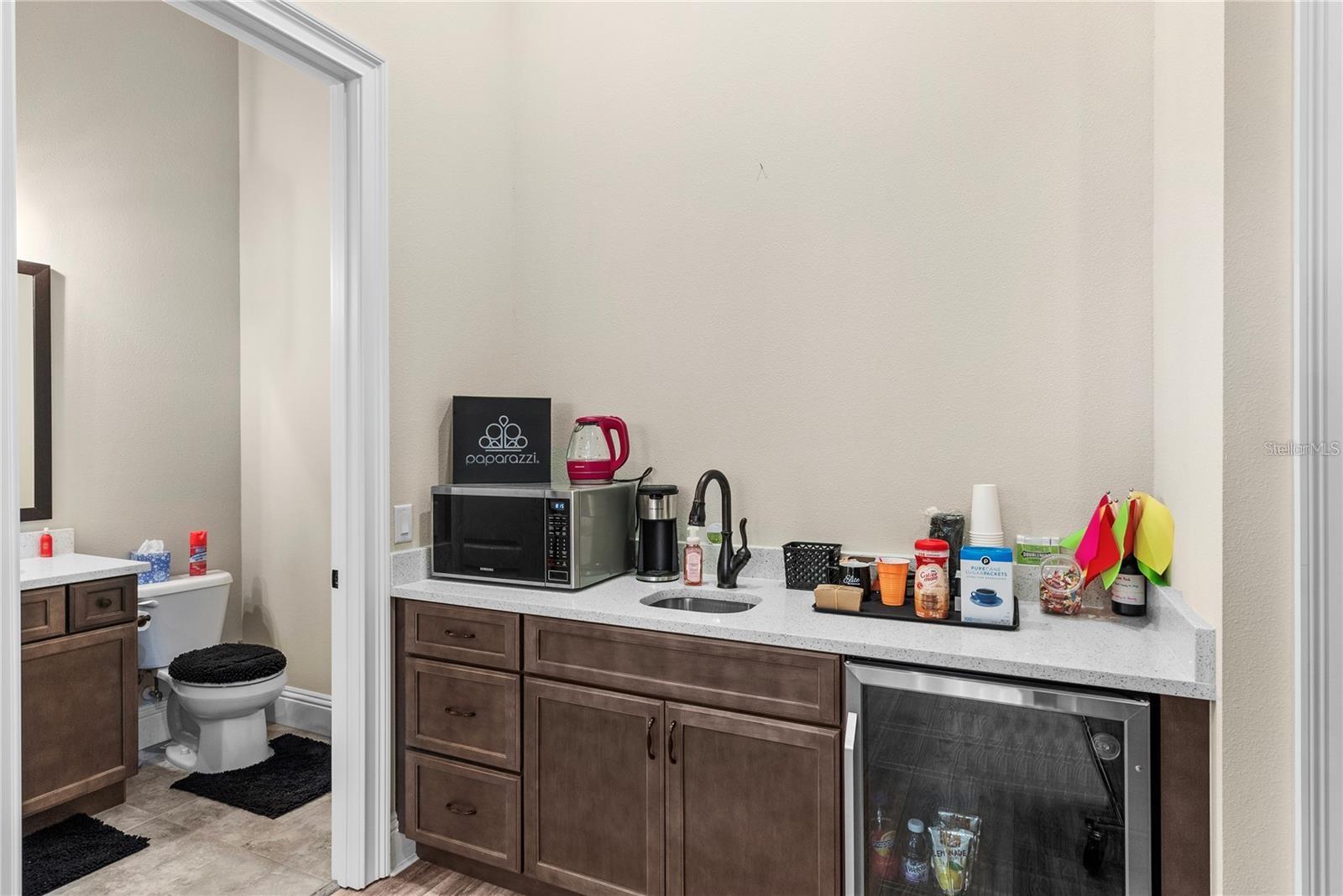 TB8425912 Property Photo