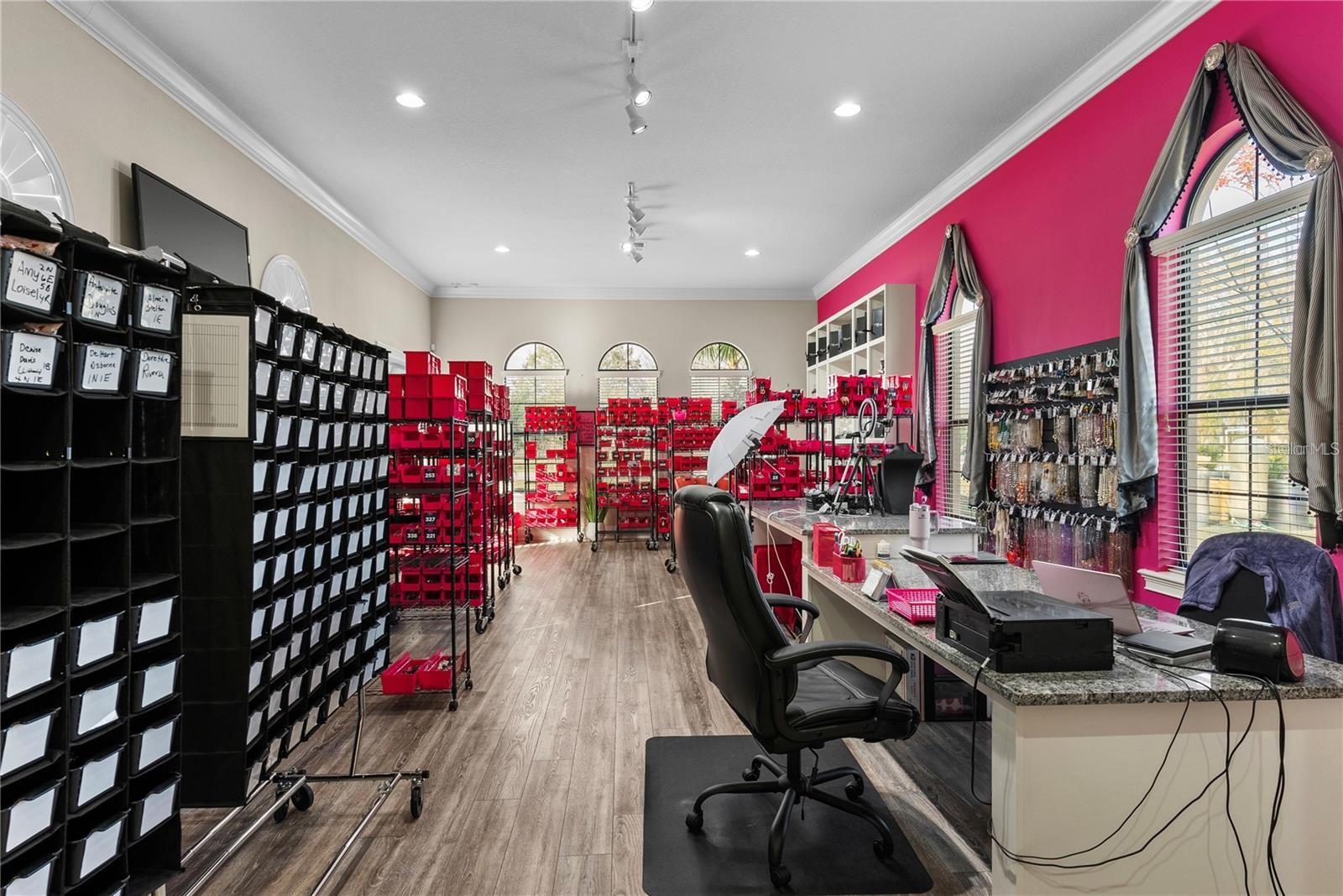 TB8425912 Property Photo