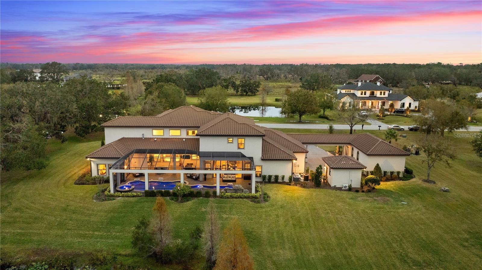 TB8425912 Property Photo