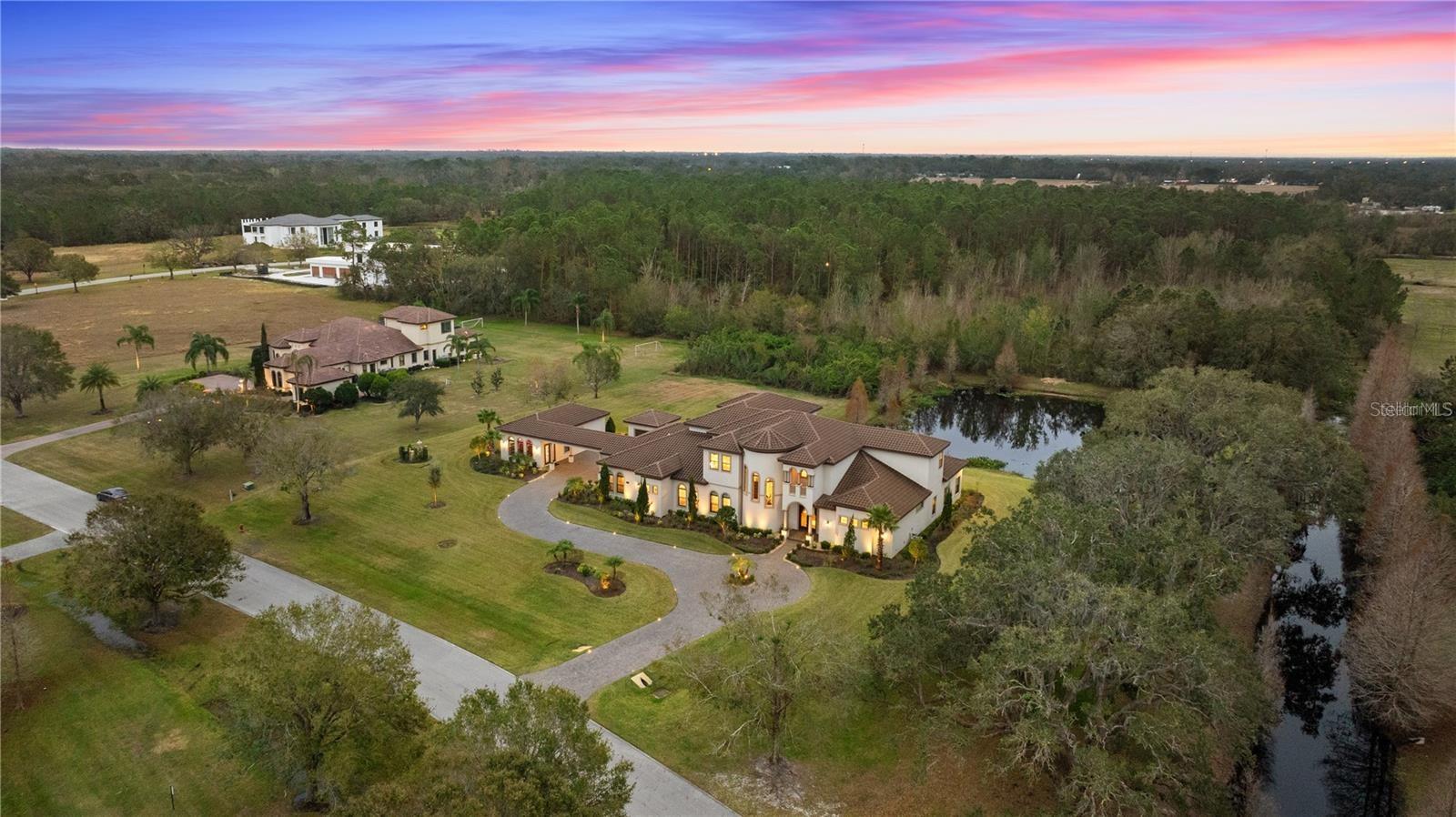 TB8425912 Property Photo