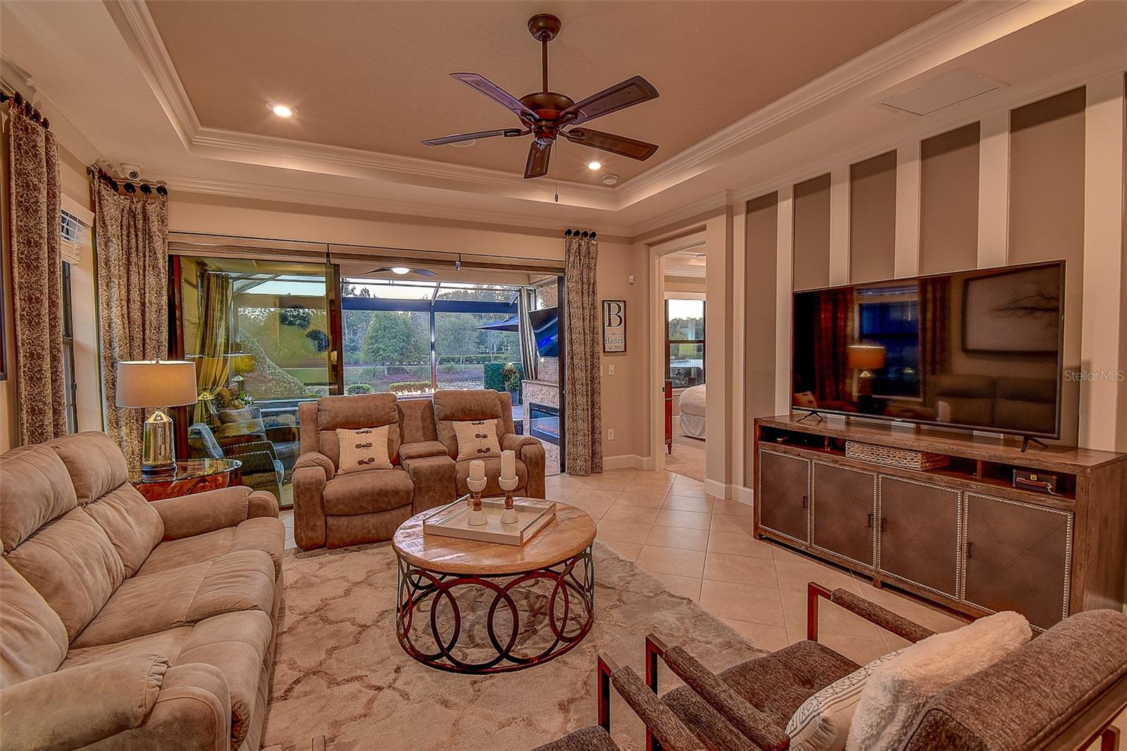 Living Area with Tray Ceiling