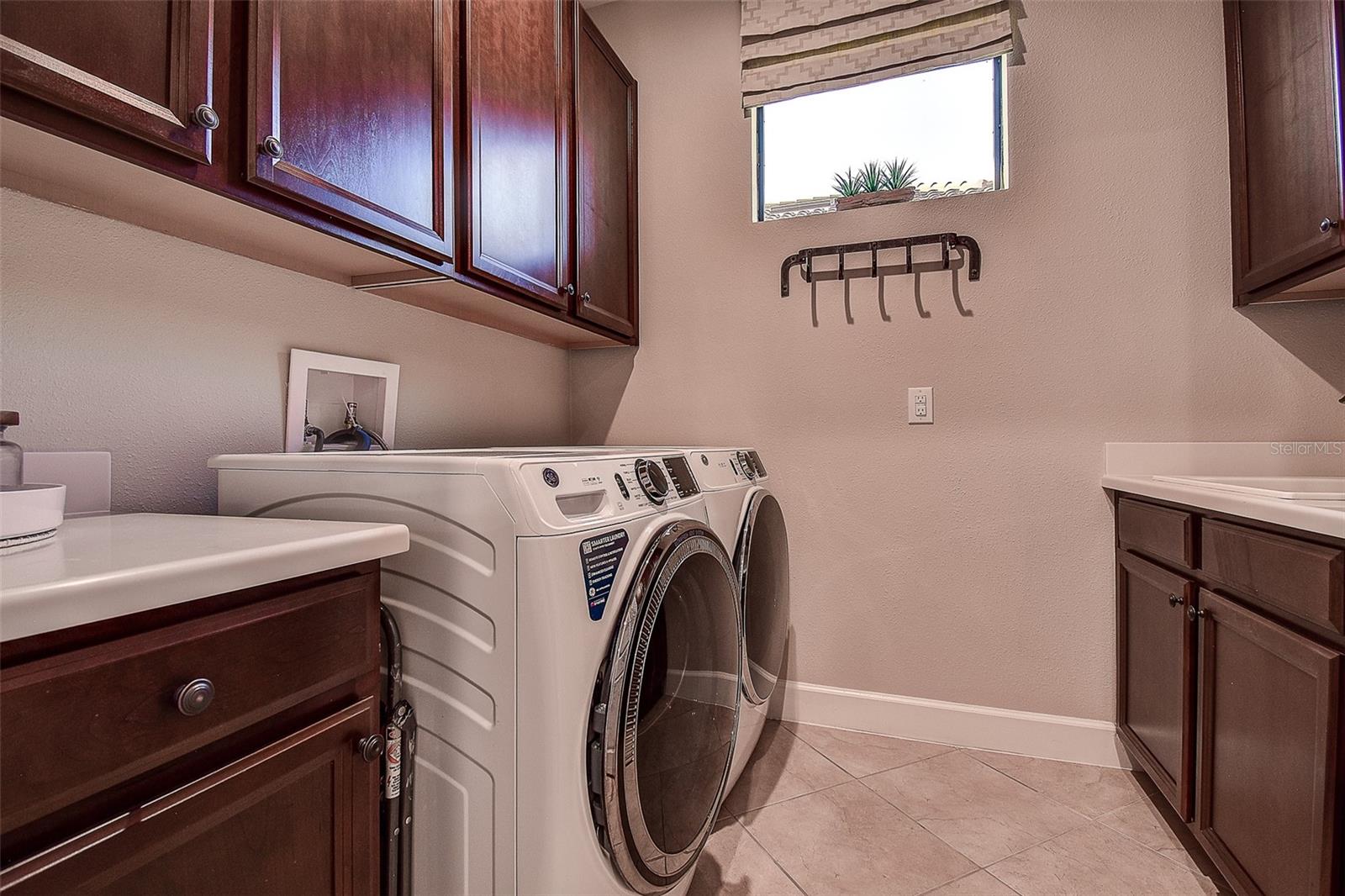 Laundry Room with sink