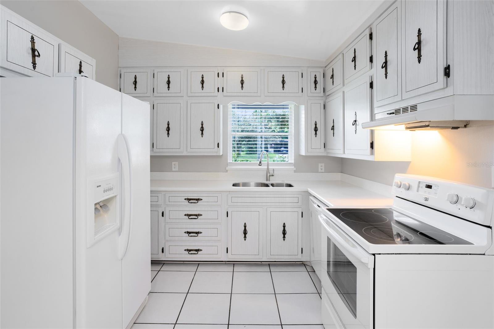 804 E AIRPORT BLVD, SANFORD, FL, 32773