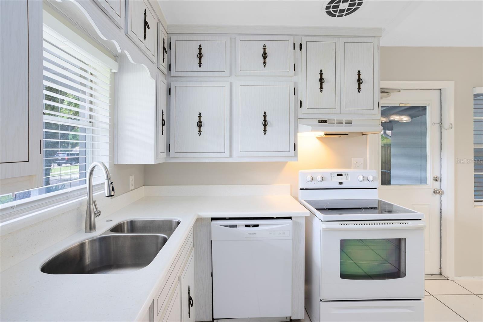 804 E AIRPORT BLVD, SANFORD, FL, 32773