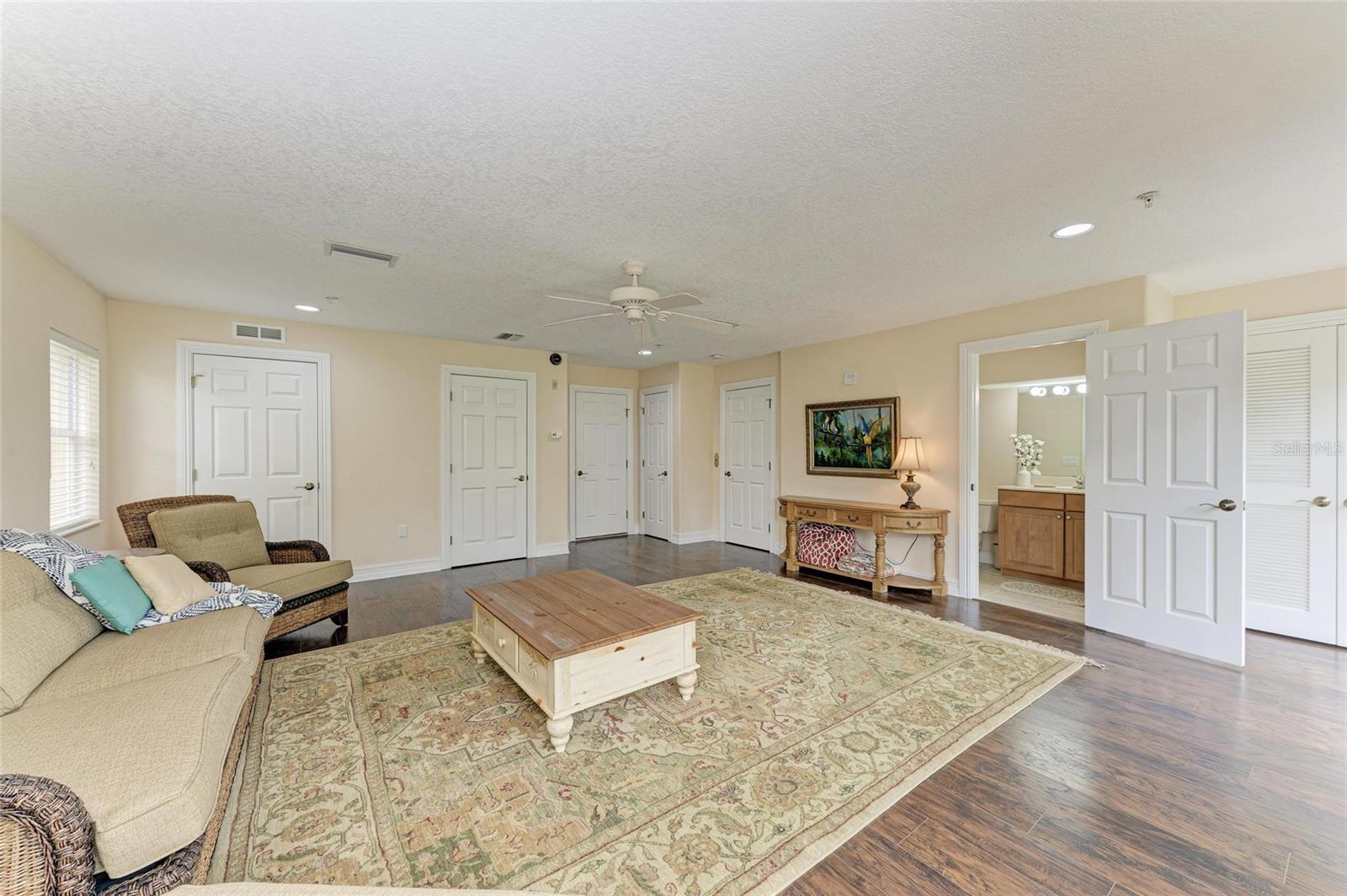 A4664584 Property Photo