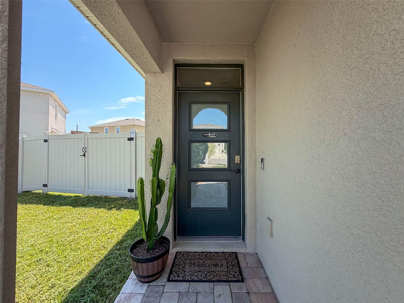 IMPRESSIVE FRONT ENTRY!