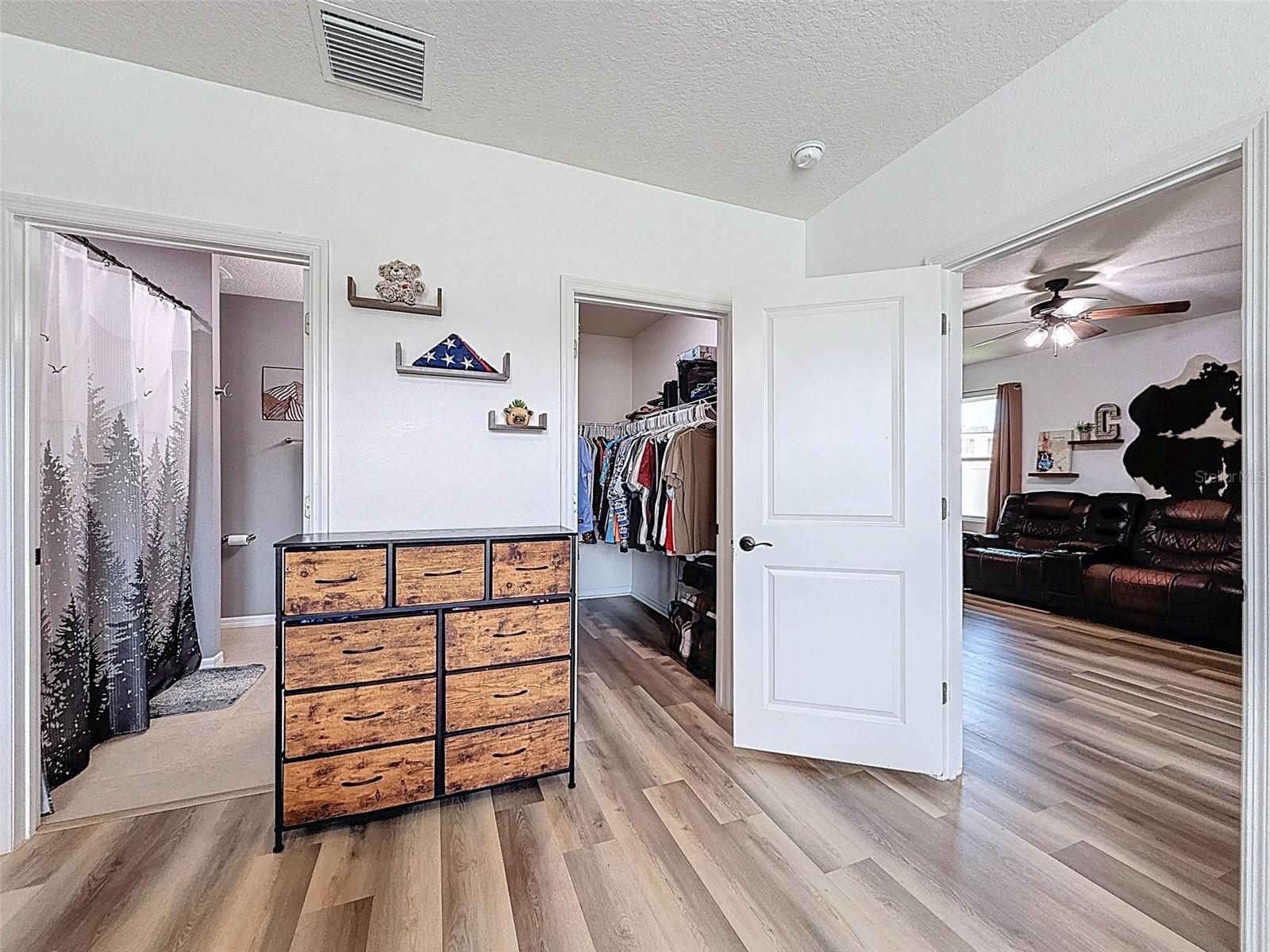 LARGE WALK IN CLOSET