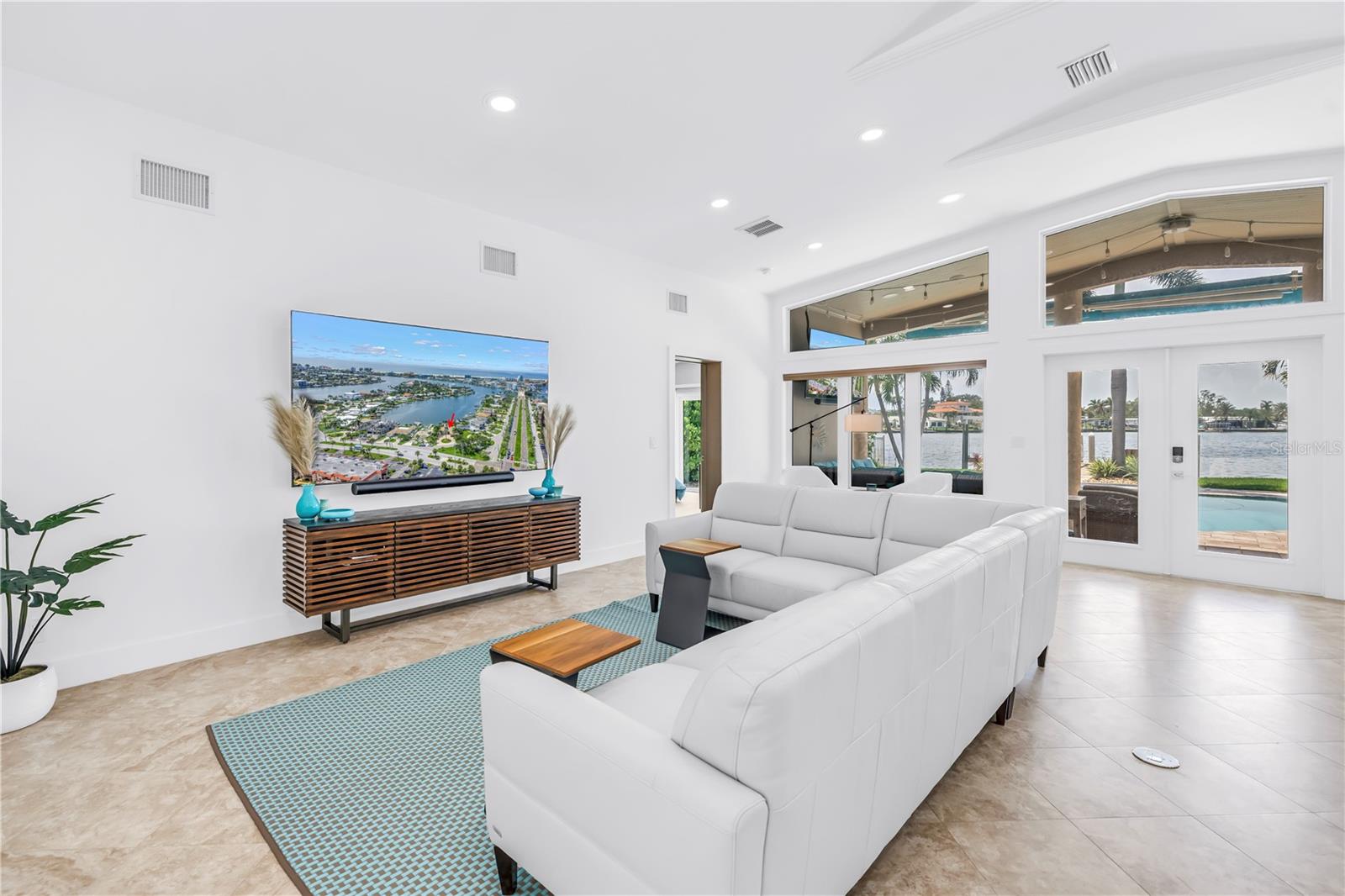 16 TREASURE LN, TREASURE ISLAND, FL, 33706