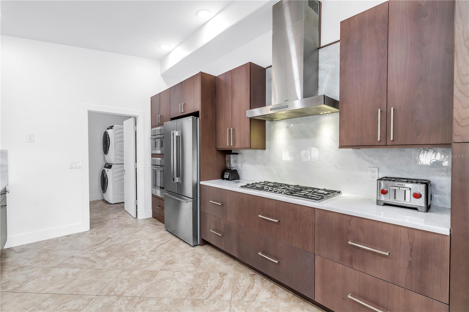 16 TREASURE LN, TREASURE ISLAND, FL, 33706