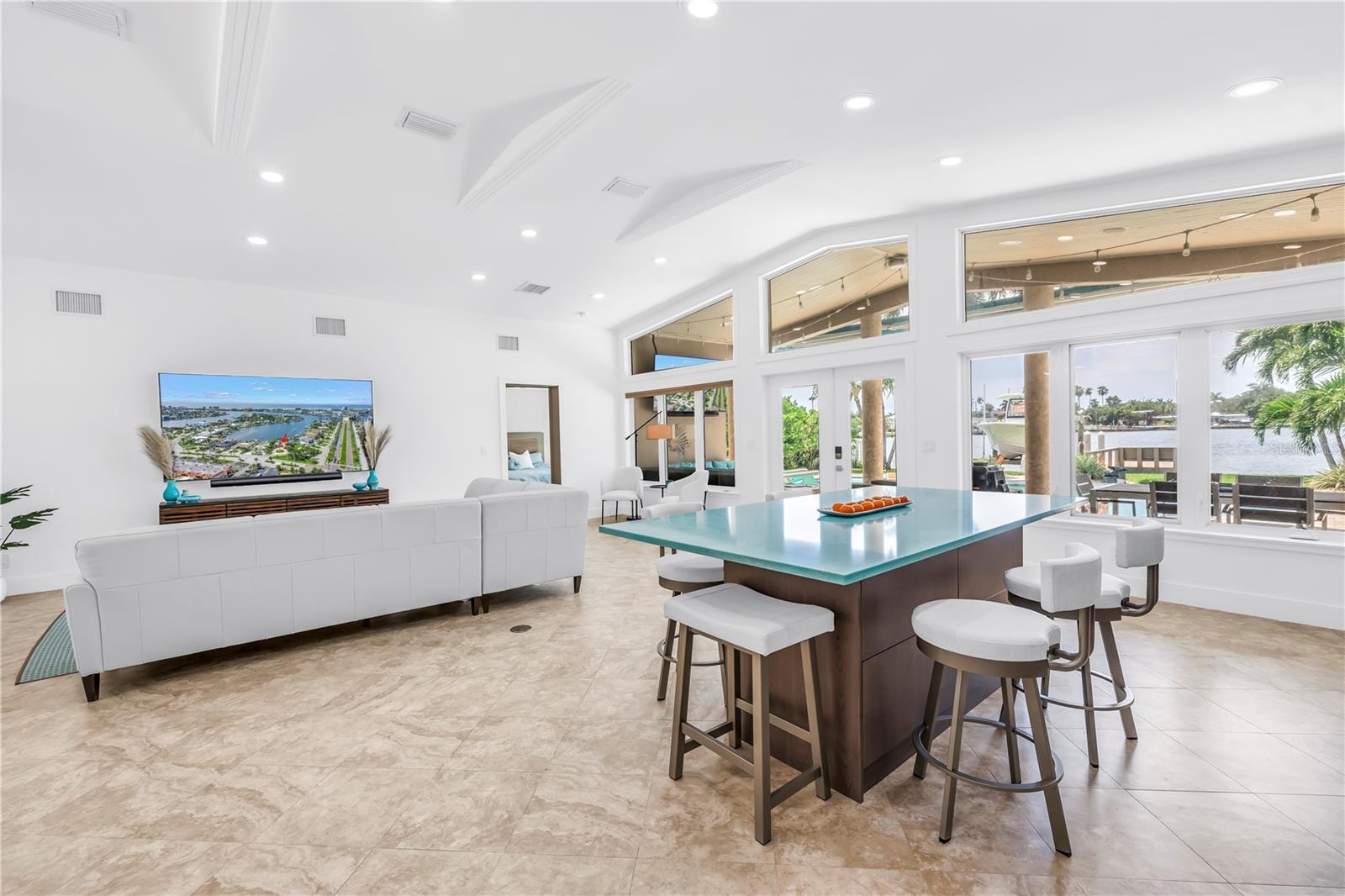 16 TREASURE LN, TREASURE ISLAND, FL, 33706