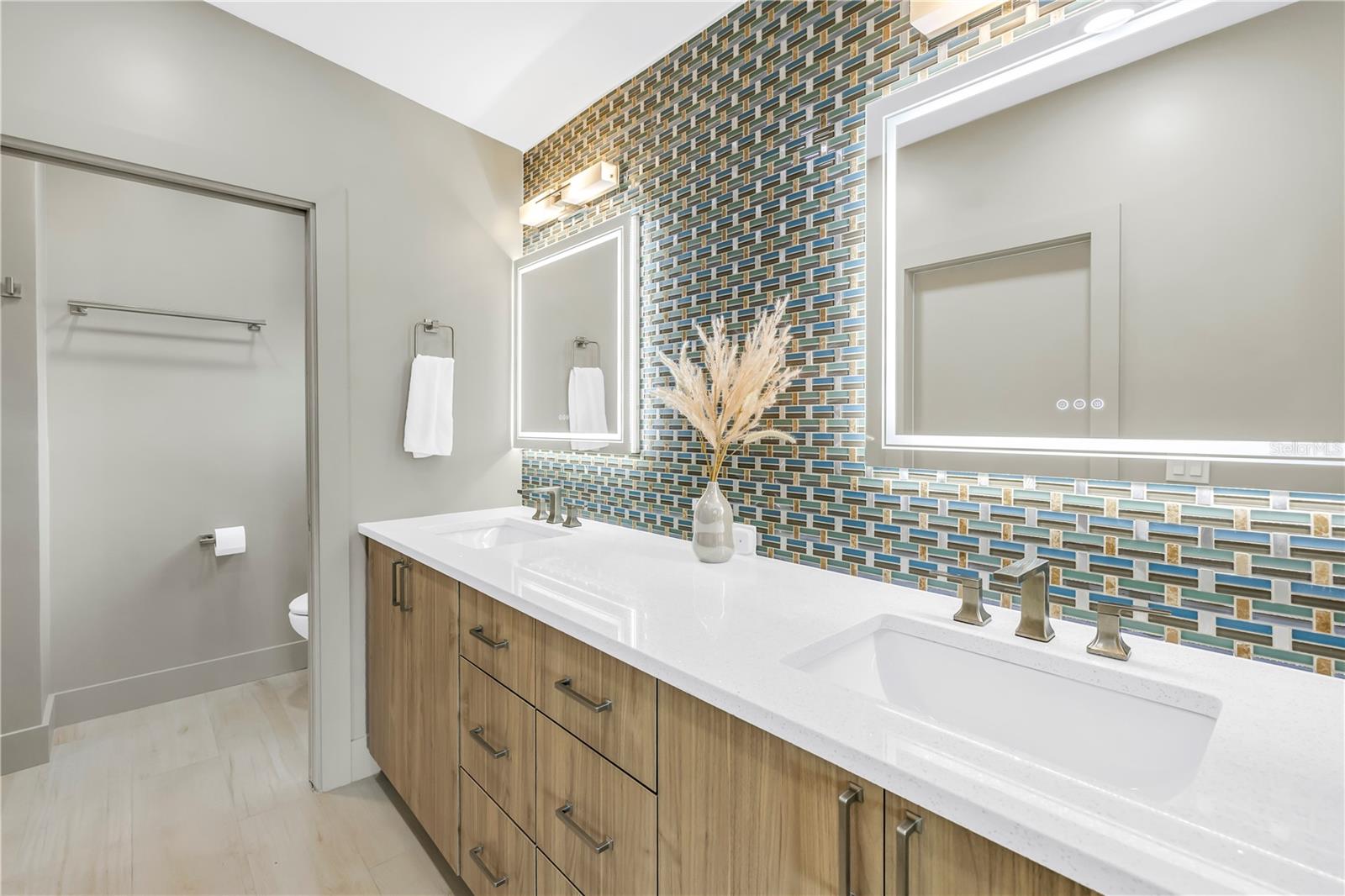 16 TREASURE LN, TREASURE ISLAND, FL, 33706