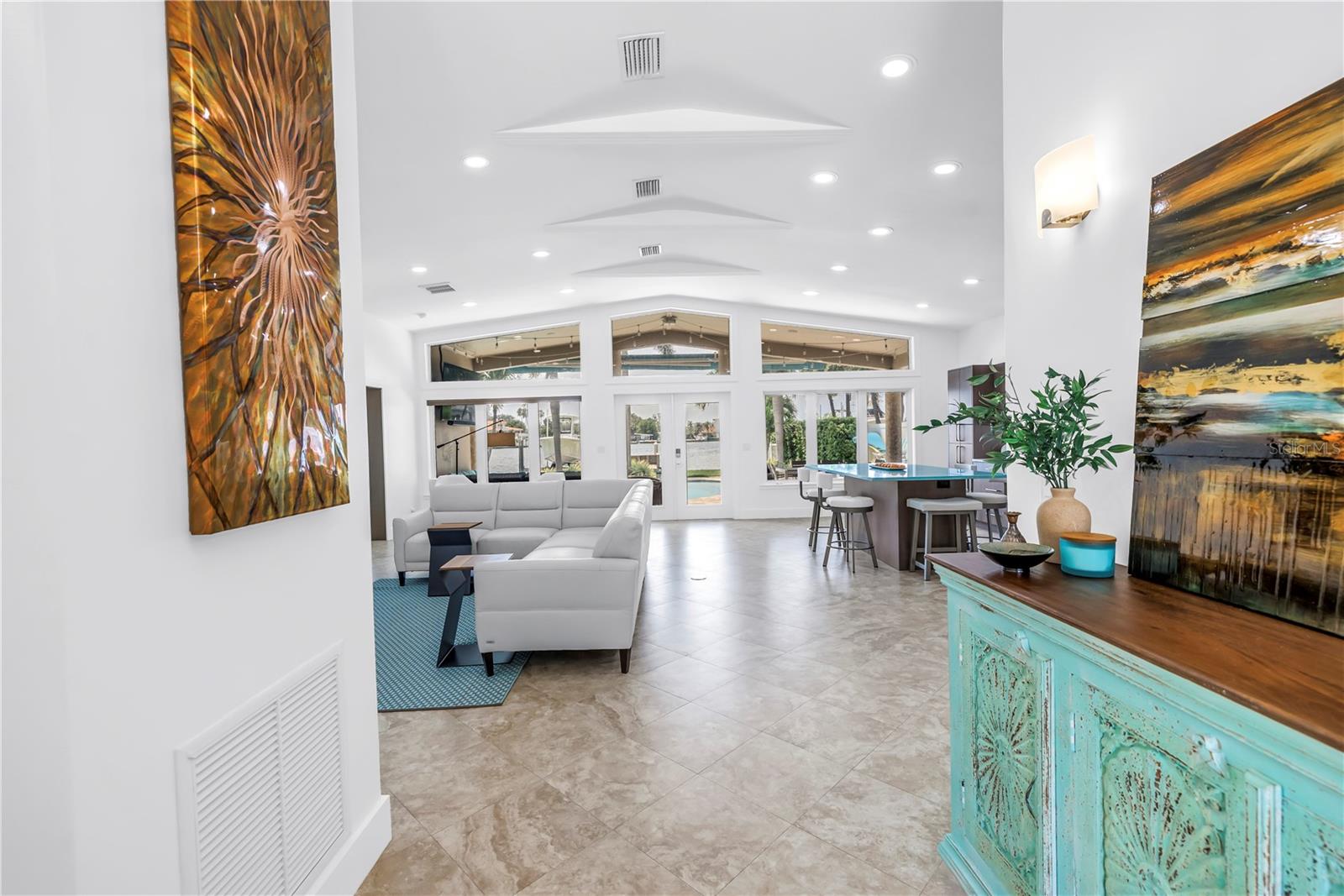 16 TREASURE LN, TREASURE ISLAND, FL, 33706