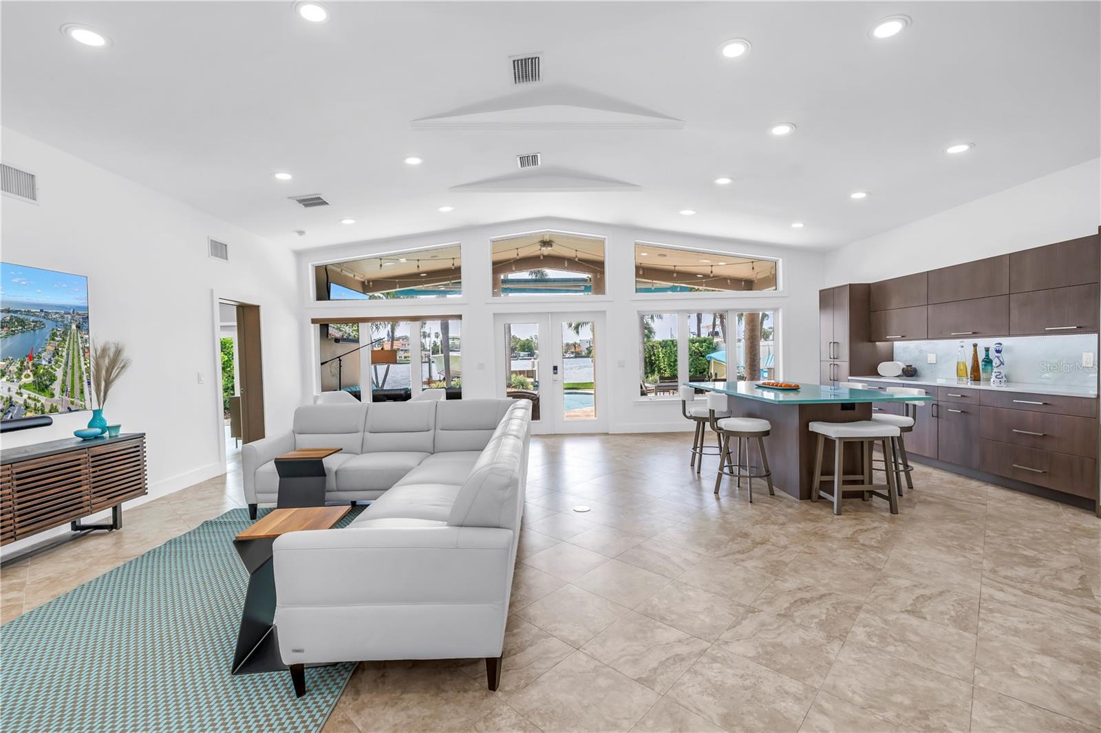 16 TREASURE LN, TREASURE ISLAND, FL, 33706