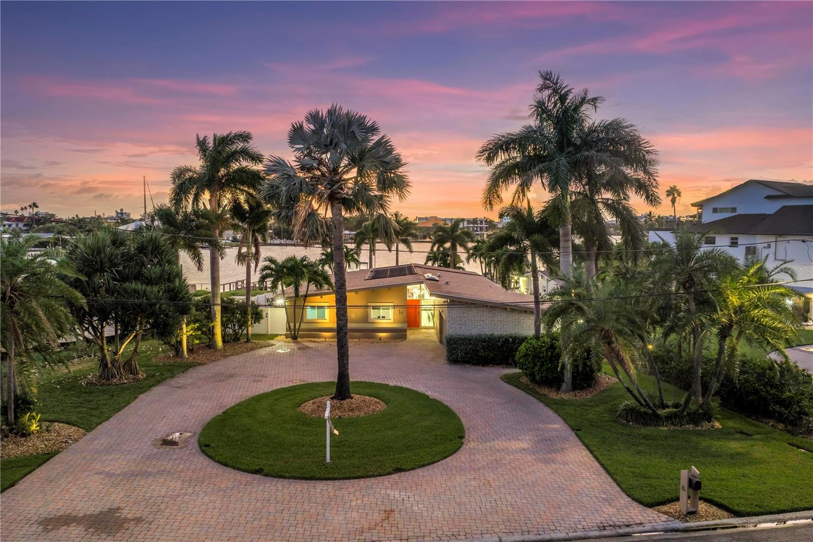 16 TREASURE LN, TREASURE ISLAND, FL, 33706