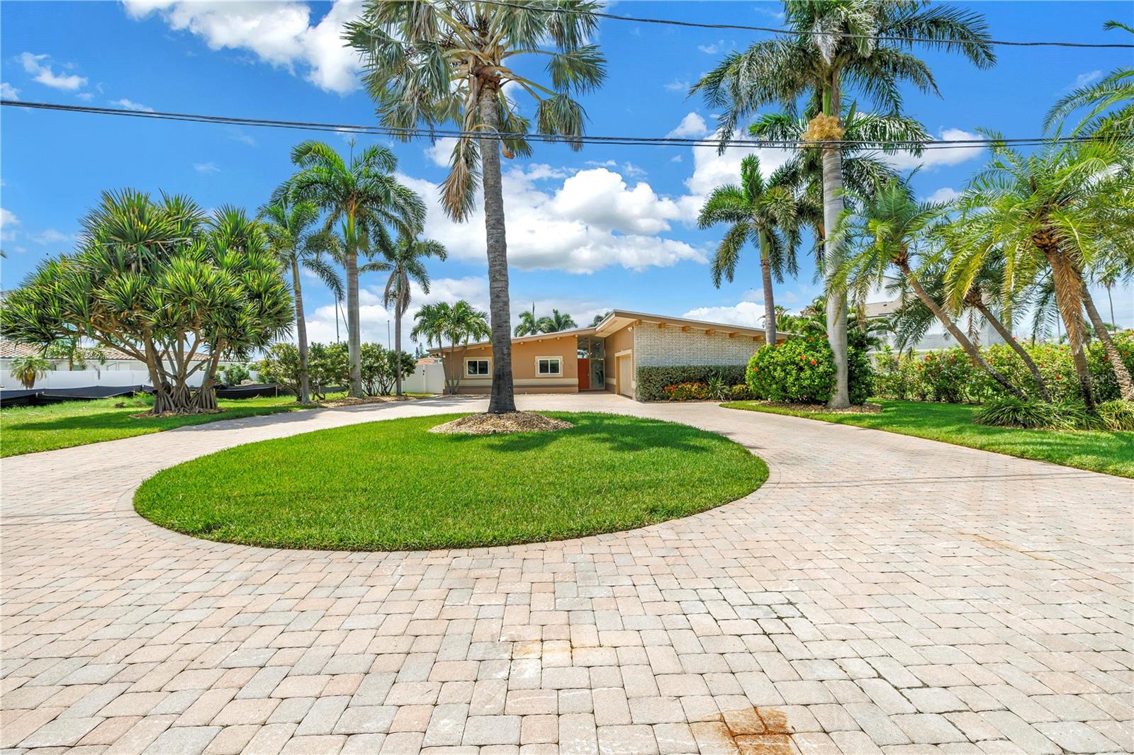 16 TREASURE LN, TREASURE ISLAND, FL, 33706