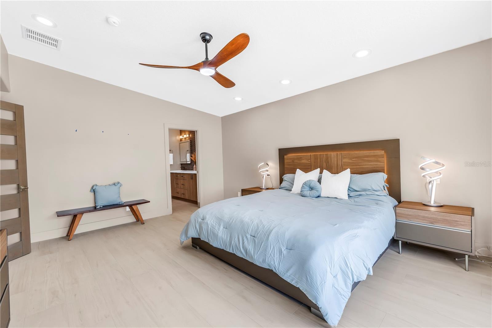 16 TREASURE LN, TREASURE ISLAND, FL, 33706