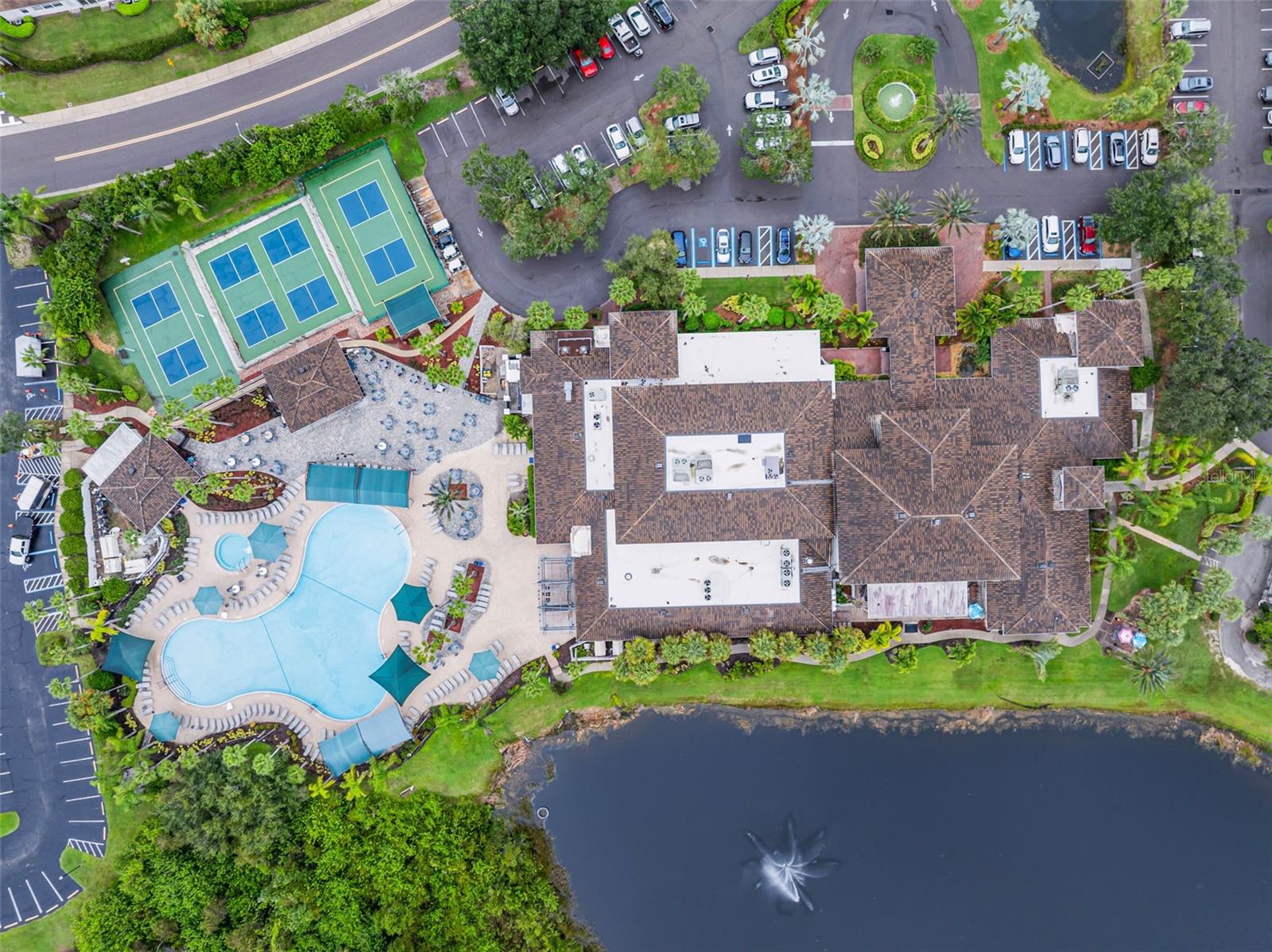 2504 SAPPHIRE GREENS LN, SUN CITY CENTER, FL, 33573