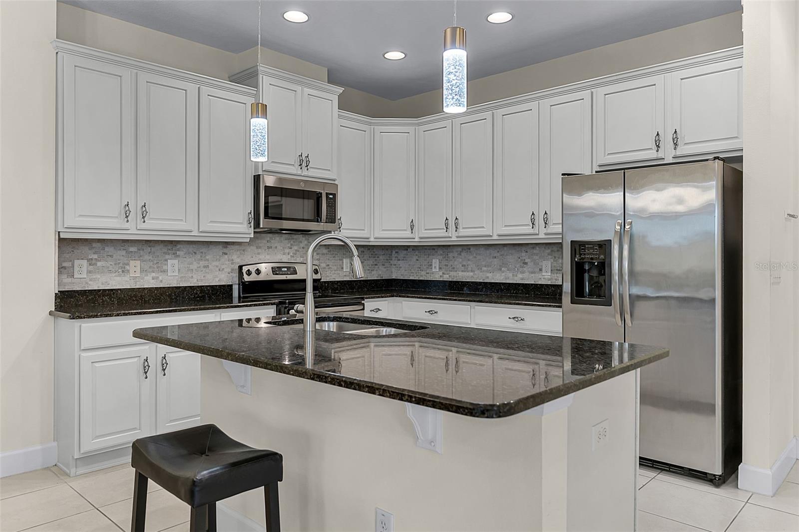 2504 SAPPHIRE GREENS LN, SUN CITY CENTER, FL, 33573