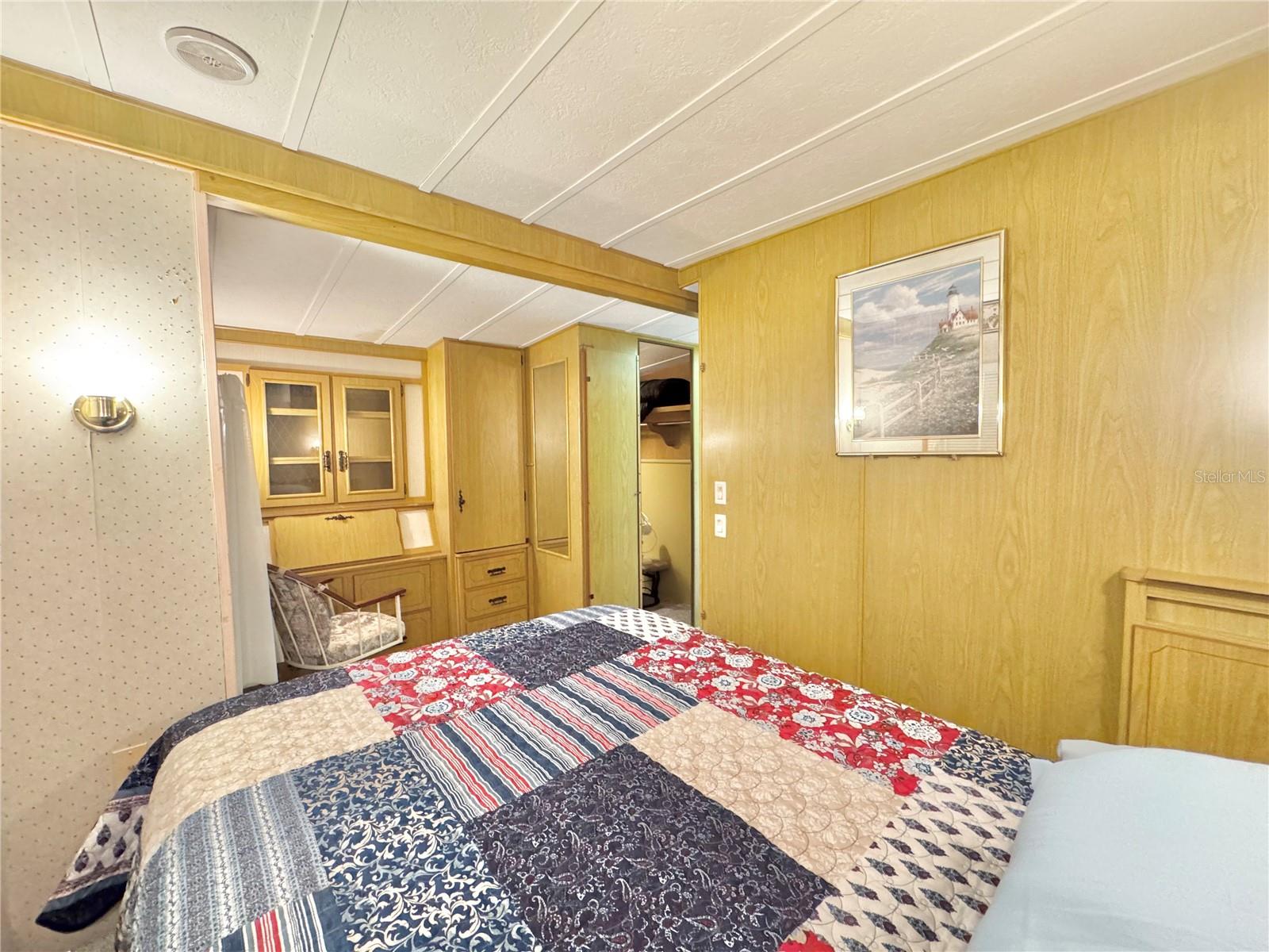 P4936236 Property Photo