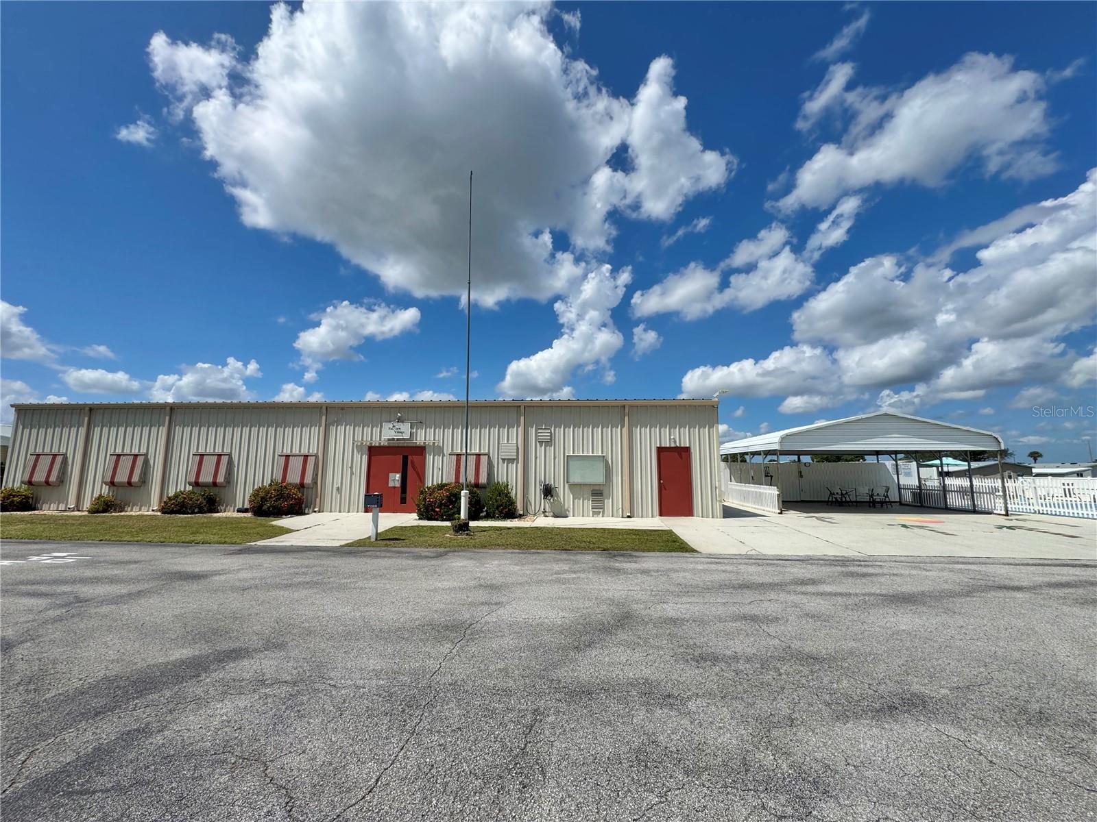 P4936236 Property Photo