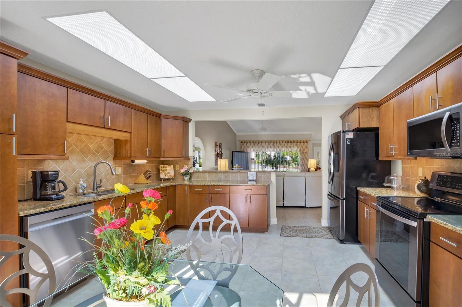 517 CLUBHOUSE DR, LAKE WALES, FL, 33898