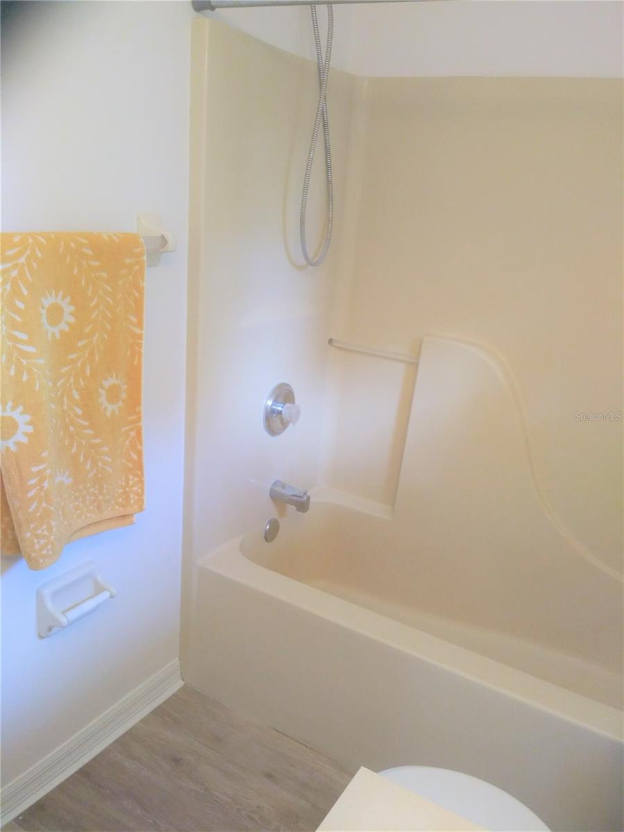 2588 ACADEMY AVE, DELTONA, FL, 32738