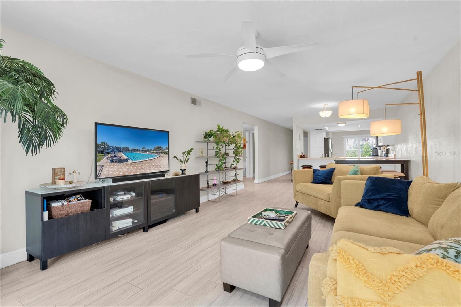 10122 REGAL DR, LARGO, FL, 33774