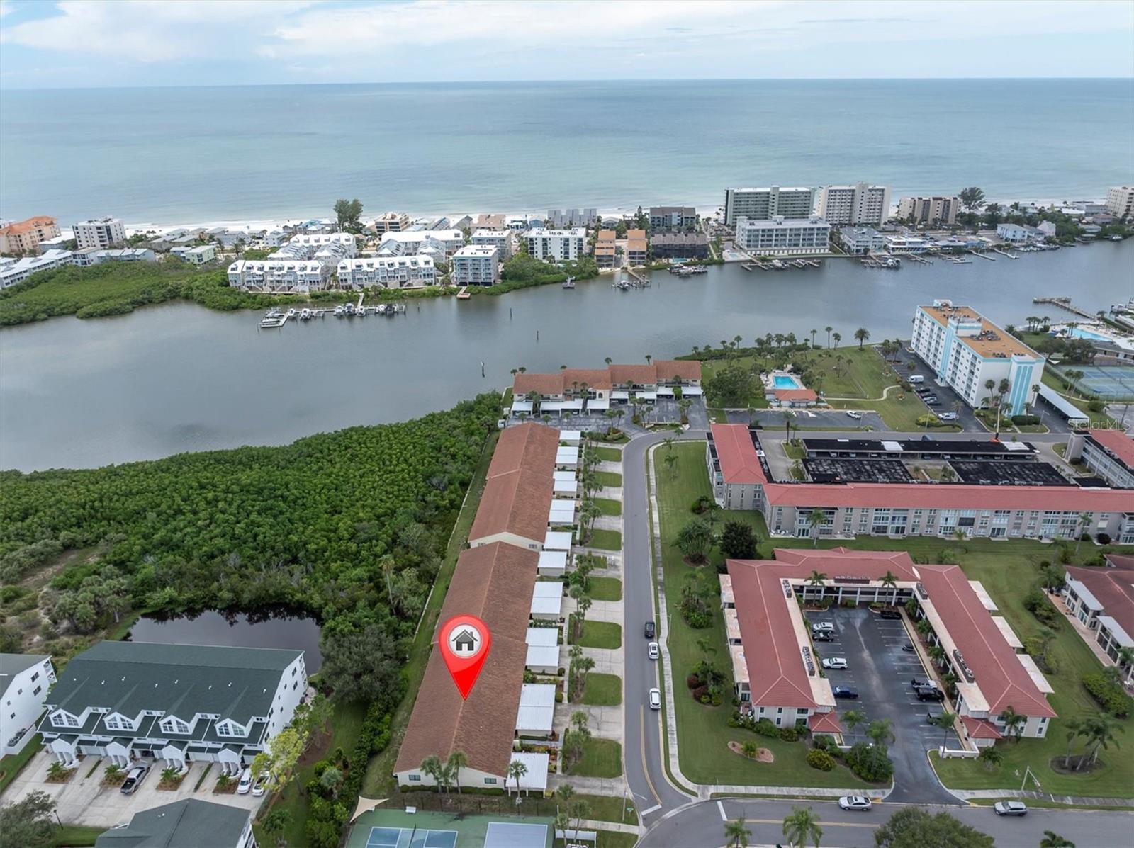 10122 REGAL DR, LARGO, FL, 33774