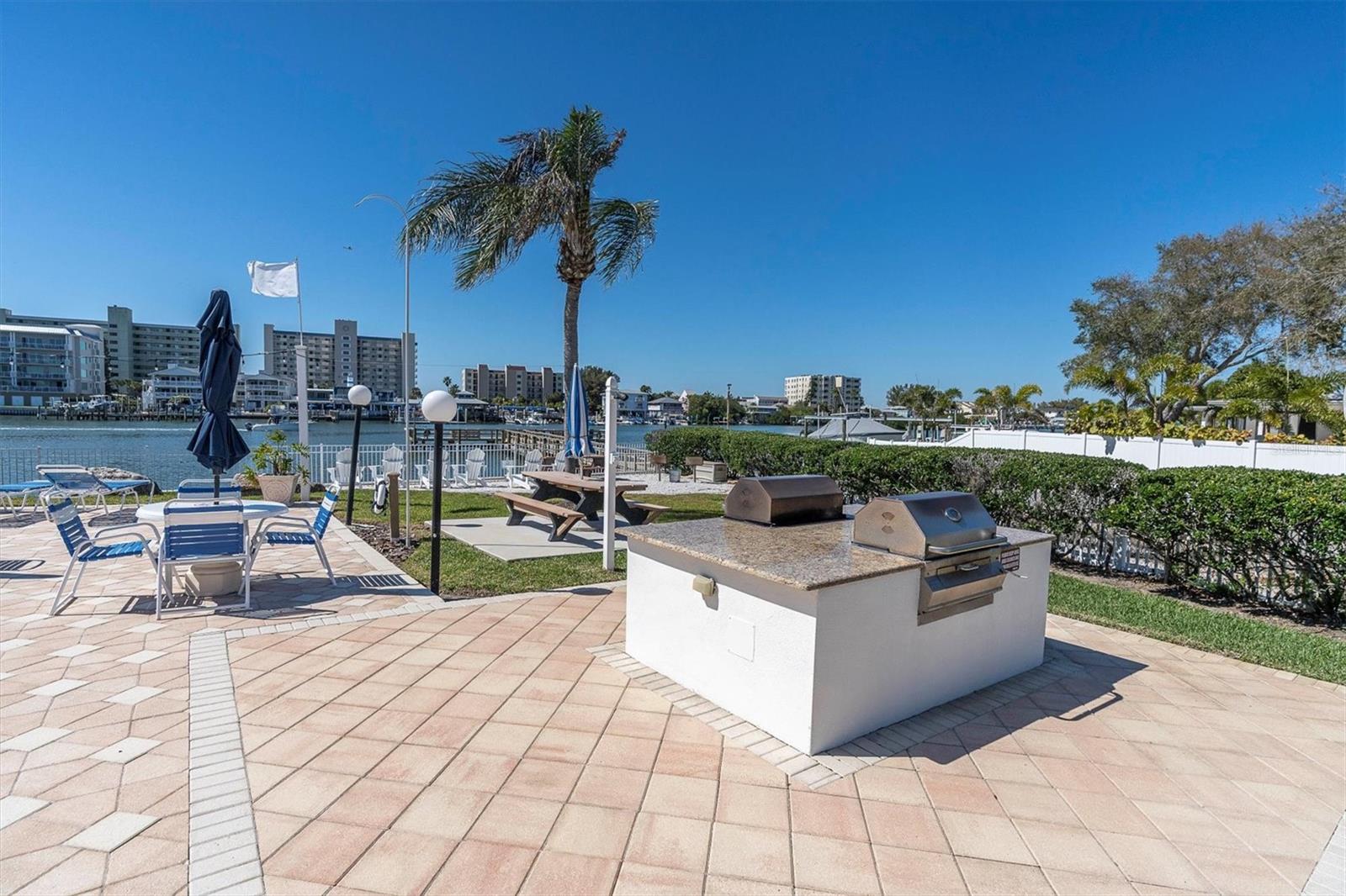 10122 REGAL DR, LARGO, FL, 33774