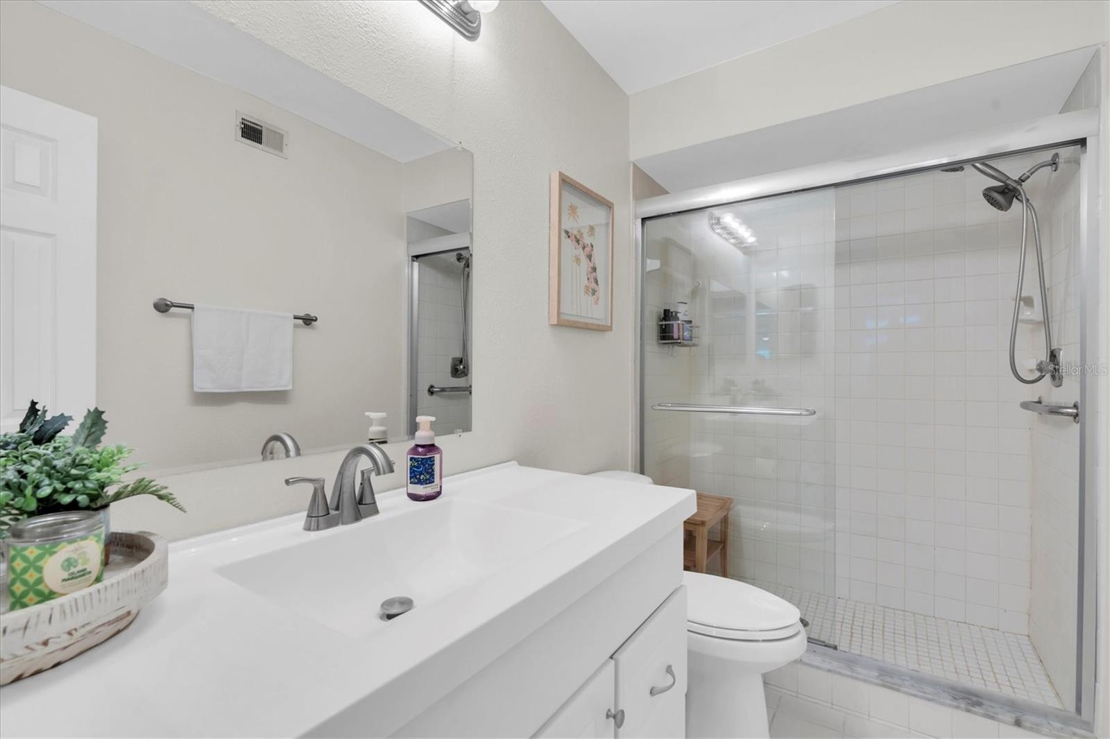 10122 REGAL DR, LARGO, FL, 33774