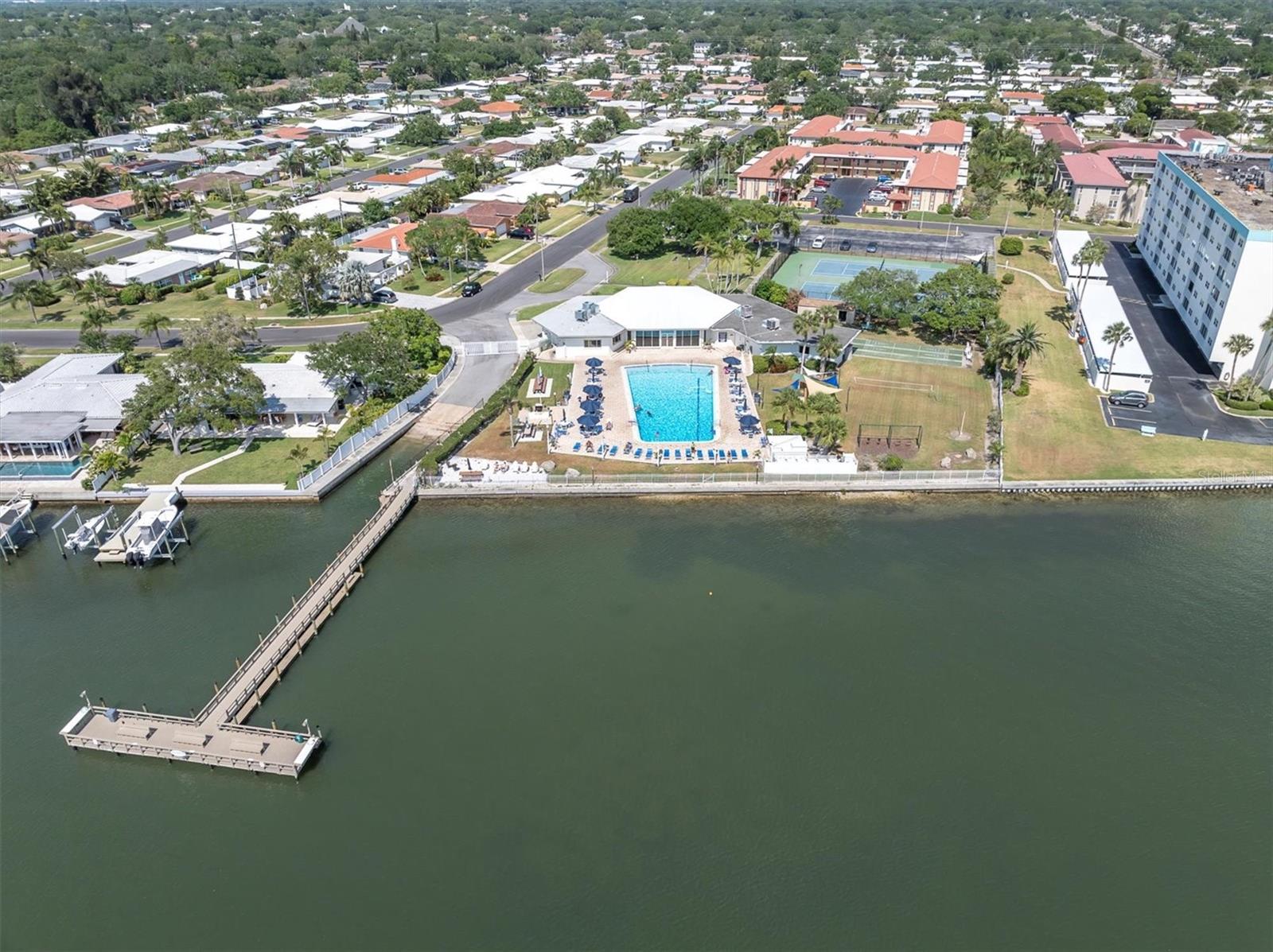 10122 REGAL DR, LARGO, FL, 33774