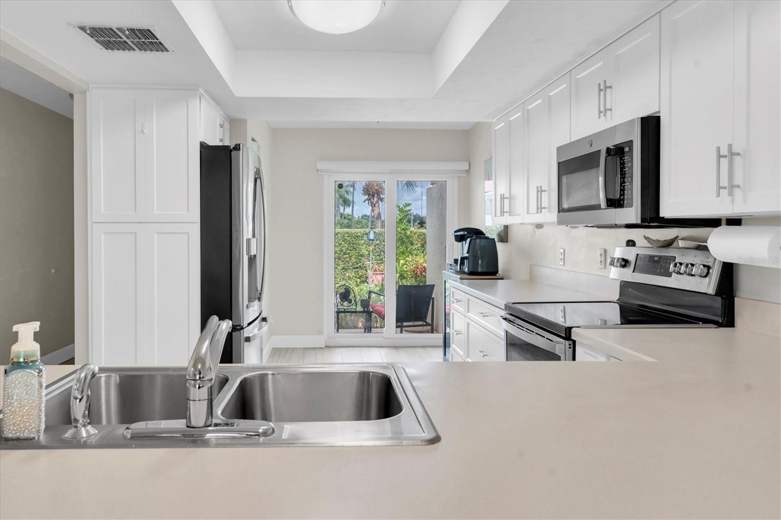 10122 REGAL DR, LARGO, FL, 33774