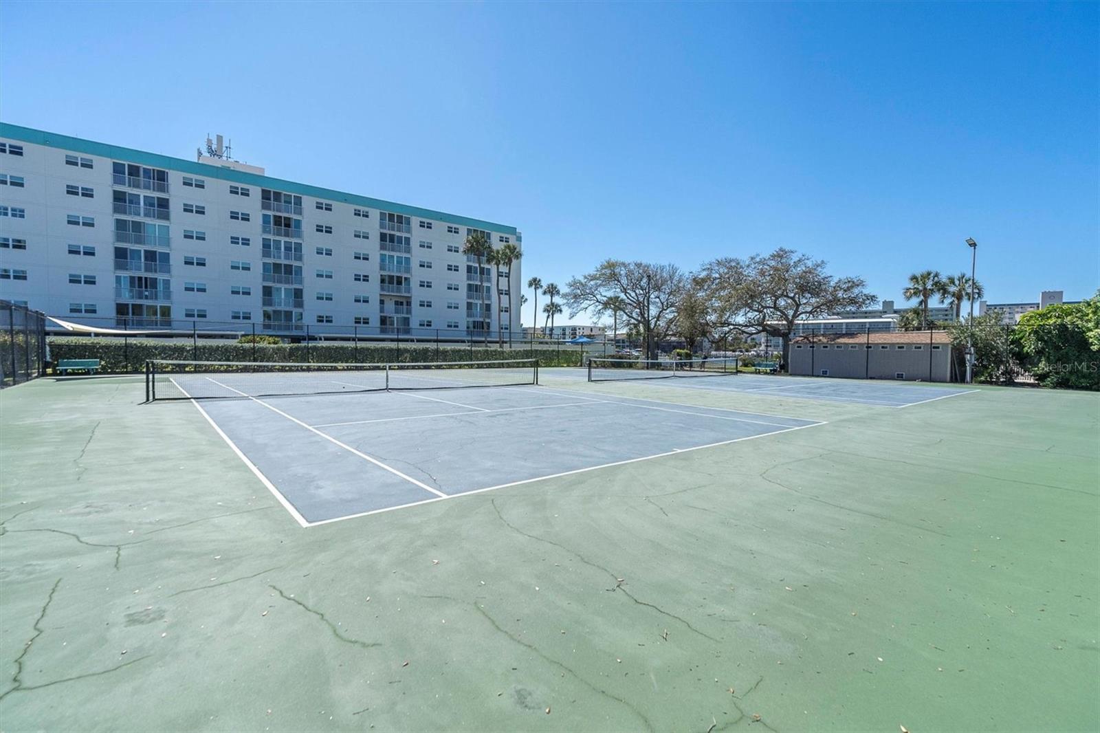 10122 REGAL DR, LARGO, FL, 33774