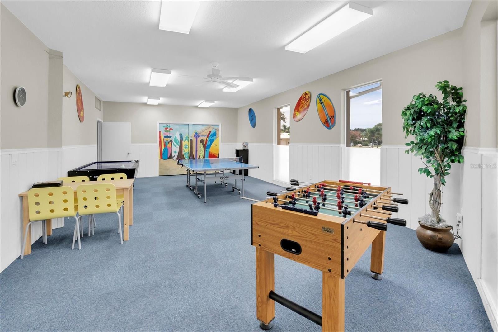 10122 REGAL DR, LARGO, FL, 33774