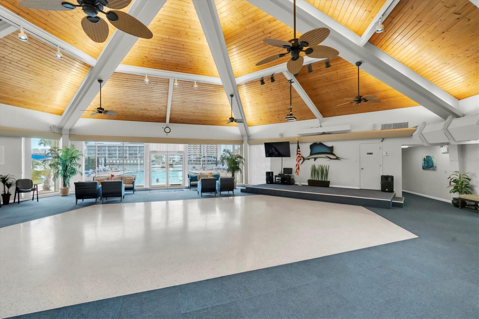 10122 REGAL DR, LARGO, FL, 33774