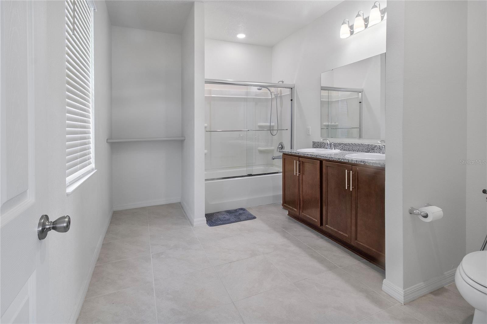 9032 HOOTON WAY, DAVENPORT, FL, 33896