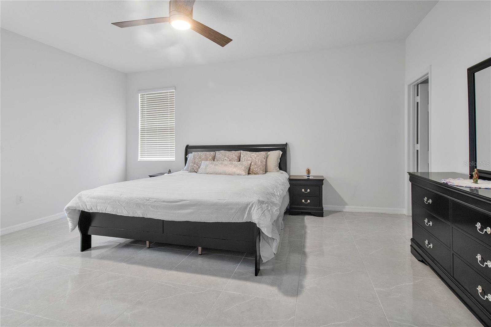 9032 HOOTON WAY, DAVENPORT, FL, 33896