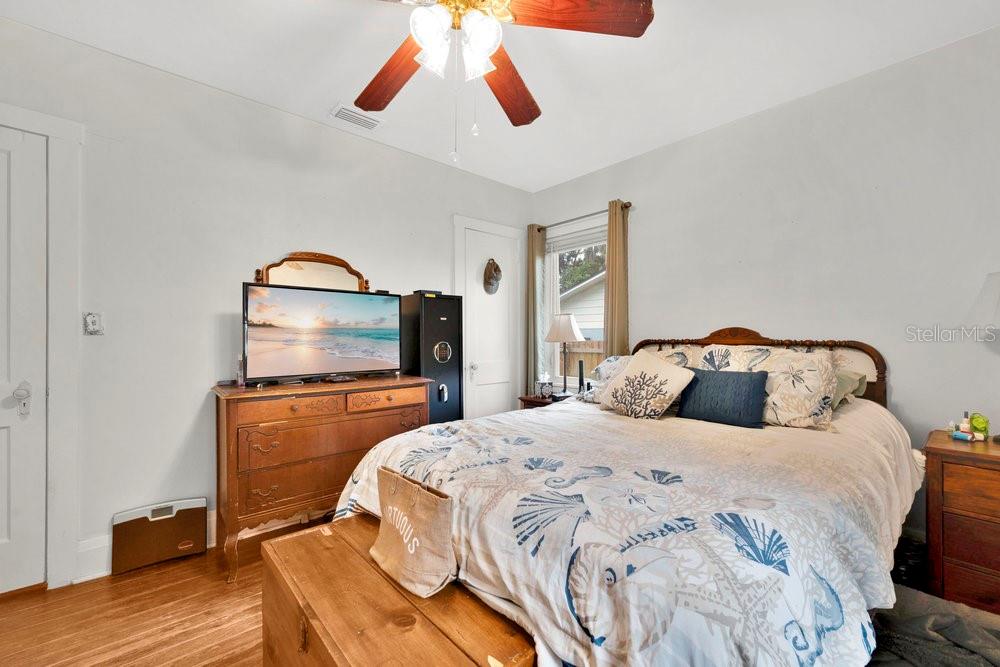 704 E VALENCIA ST, LAKELAND, FL, 33805