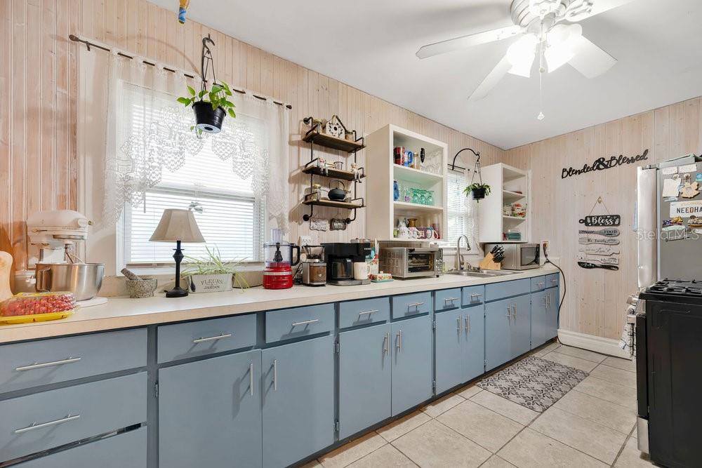 704 E VALENCIA ST, LAKELAND, FL, 33805