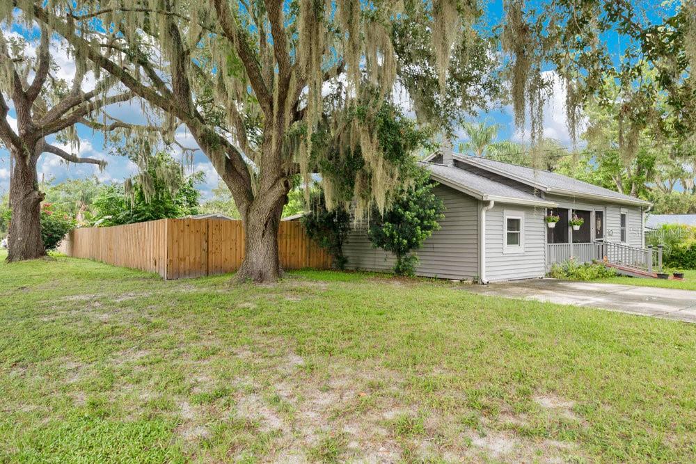 704 E VALENCIA ST, LAKELAND, FL, 33805