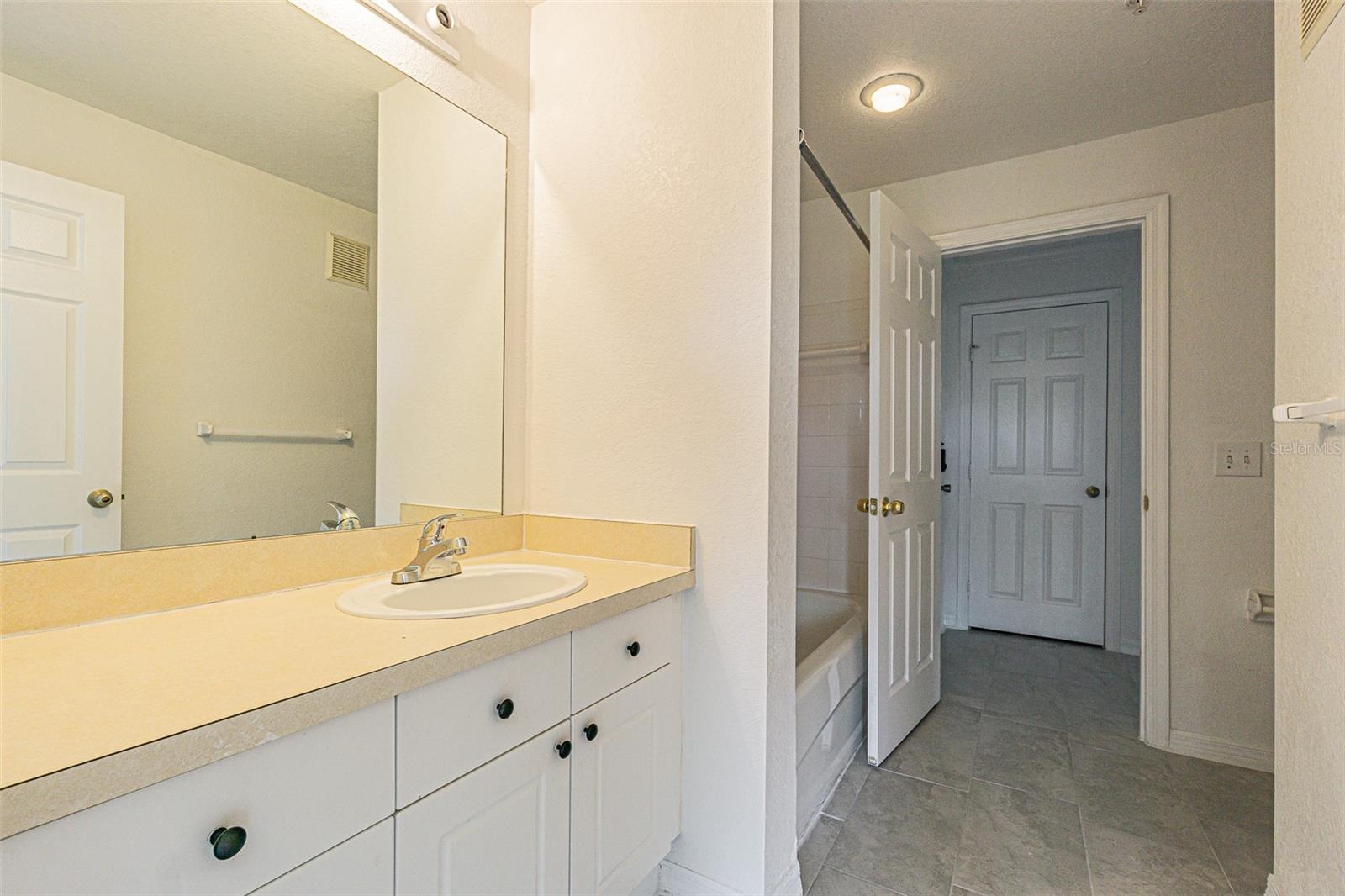 18001 RICHMOND PLACE DR #733, TAMPA, FL, 33647