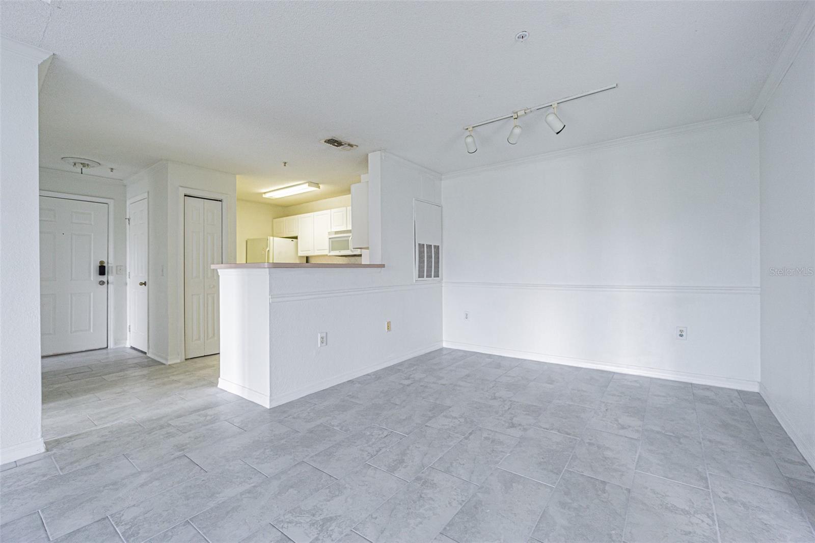 18001 RICHMOND PLACE DR #733, TAMPA, FL, 33647