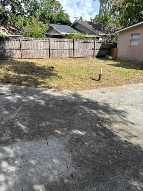 3812 E LAKESHORE DR, TAMPA, FL, 33604