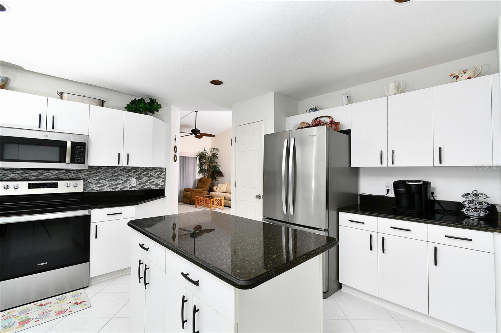 2041 KING TARPON DR, PUNTA GORDA, FL, 33955