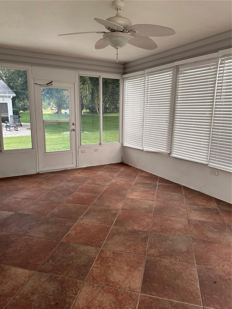 917 CAMINO DEL REY DR, LADY LAKE, FL, 32159